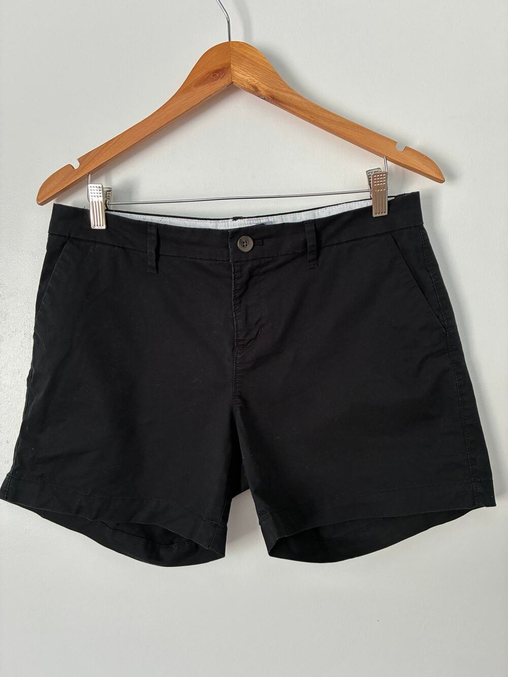 Old Navy Black Basic Chino Shorts Size 6